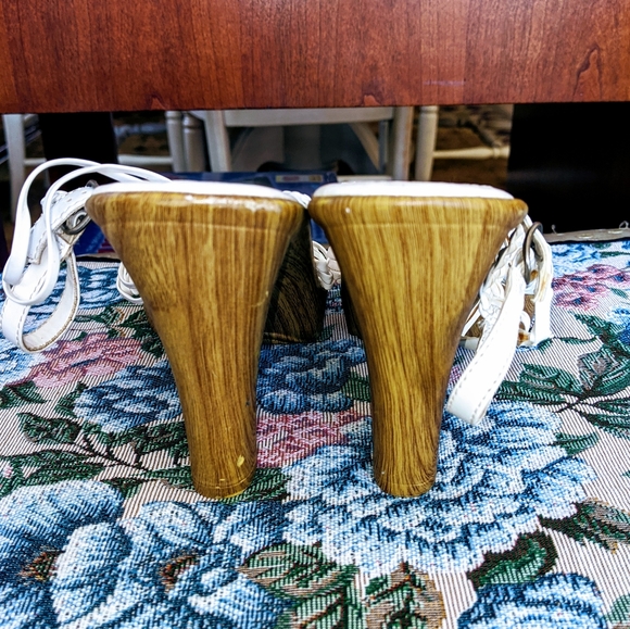 Classified white wooden heels t strap - Picture 4 of 7